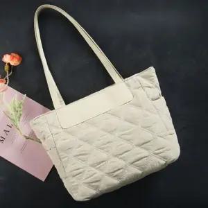 고품질 패딩 숄더백 퀼팅 기저귀 가을 가방 라이트베이지 (WFKDY15)