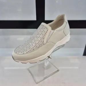 [엘칸토]엘칸토 HC11 소가죽 여성화 Y1M0U41V339 (44692338)