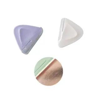 뷰티용품 깔끔 눈썹정리 휴대용 삼각 눈썹칼 2개 세트 WFGEVGV