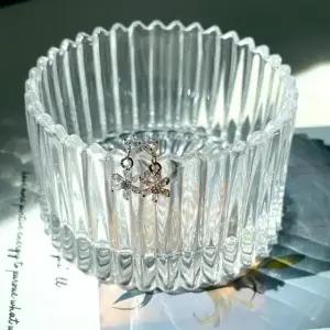 고품질 드롭피어싱 눈꽃 바벨귀걸이 변경가능 악세사리 패셔너블아이템 일상귀걸이 (WFJFMJH)