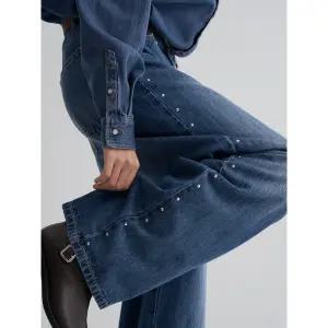 [에잇세컨즈] 스터드 벌룬핏 데님 - 블루 (165X21APGP)