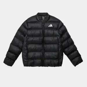 [롯데백화점]아디다스 에센셜 신세틱 다운 푸퍼 자켓 JV7718