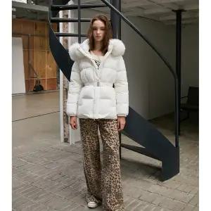 [에고이스트]ER4TD502웨이스트테이프장식숏구스점퍼_DJ