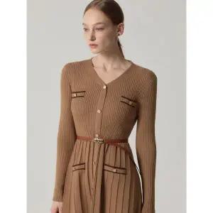 [오조크]벨트 플레어 골지 니트 원피스 택가격 128000원 _P411703671