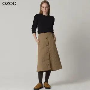 오조크 프론트 버튼 패딩 A라인 스커트