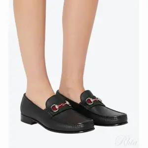 구찌 홀스빗 로퍼 673819 1WQ10 1067