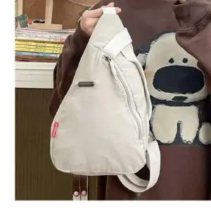 [하프클럽/]크로스 힙색 세모 허리가방 슬링백 등산 슬링백팩 허리색