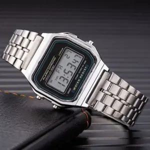 [하프클럽/]전자 데이 사각 시계 기본 스톱워치 패션 손목