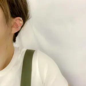 커프 귀찌 귀걸이 2개 세트 트렌드 여성 악세서리 (WFKBOIY)