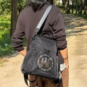 [하프클럽/]여성 캐주얼 큐빅 코끼리 블랙 숄더 백팩