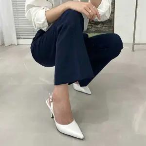 [하프클럽/]봄 직장인 출근 룩 정장 하이힐 스틸레토 슬링백 구두