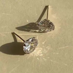 (925 Silver) Big cubic earrings E 109 쥬얼리 액세서리 실버925 silver925 귀걸이 이어커프 이어링 귀찌