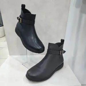 [ELCANTO]엘칸토 M백화점 여성장식 털 앵클 부츠 3CM 여성 털 기모 컴포트 앵클 부츠 LCWA (S44684772)