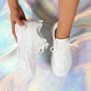 캐주얼신발 여성 캐주얼 데일리 화이트 컬러 어글리 슈즈 패션스니커즈