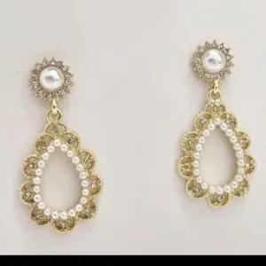 귀걸이 지주 오벌 큐빅 GD108 WED3C6B