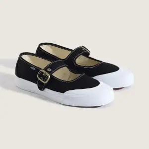 [반스](타임스퀘어점패션관)VANS Mary Jane 반스 메리 제인 블랙 / VN000CRR6BT