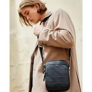 [NS홈쇼핑]DBBA5E277 닥스 블랙 그리드패턴 가죽배색 나일론 크로스백[34911132]
