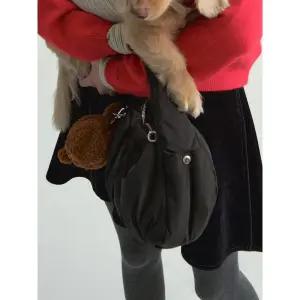 [에잇세컨즈] 사이드 포켓 핸들 셔링 호보백  블랙 (1957D3WY45)