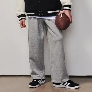 [에꼴리에] 남녀공용 봄이월 원턱와이드 스트링바지(25A0241)