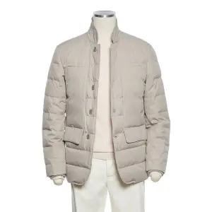 [레노마](광주신세계)FW시즌 베이지 헨리넥 재킷형 구스다운 점퍼 (BPLMBJ62A) ro3601439