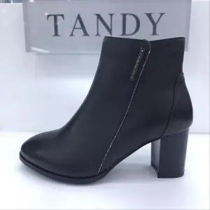 [탠디]여성 앵글 부츠 7cm 핫피스 포인트 X2A5B504