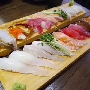 초밥만들기 초밥재료모음 초밥용 홈마카세 초새우 백미 청미새우 쭈꾸미 갑오징어 문어슬라이스 한치