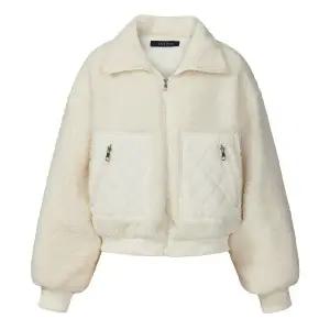 [포커스](팩토리스토어 강남점)배색 포인트 뽀글이 점퍼_PBINF5W1JP1511