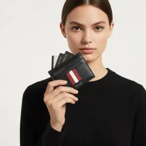 클리어런스 삼선 메탈 로고 삼선 지갑  TALBYN LT 10