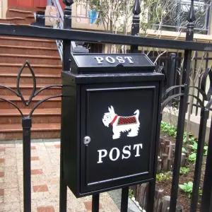 전원 단독 주택 조립식 건물 우체통 창고 주차장 펜스