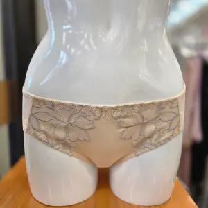 [비비안]꾸띄르 컬러체인지 튤자수 헴팬티 BP936AP