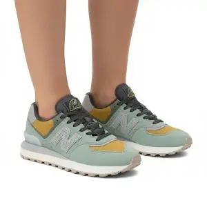 [뉴발란스] 스톤아일랜드 574 레거시 라이트 그린 스니커즈