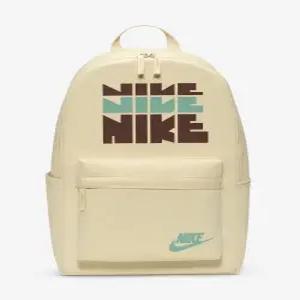 나이키 NIKE  백팩25L 라이트 카키버건디 크러시캐넌 HV6614229
