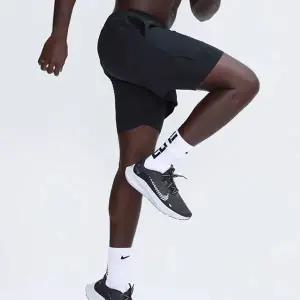 [하프클럽/]남성 러닝 쇼츠 에어 펀칭 원단 타이즈 내장 반바지