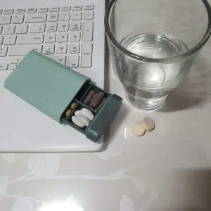 [셀러에이드]슬라이드 알약 보관함 수납 통 데일리 약통