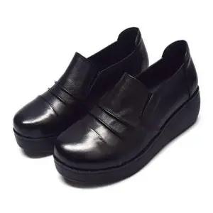 여성용 통굽키높이 슬립온 레더소재 프리미엄 컴포트화 스니커즈 WFJU8MV