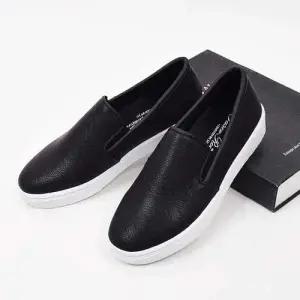 우먼 인조가죽 블랙슬립온 트렌디 키높이통굽 발편한 스니커즈 WFJTQJW