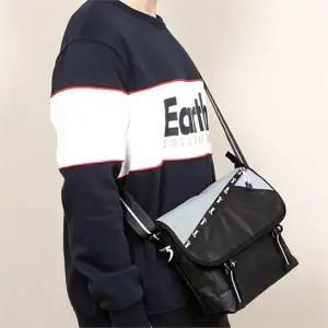 [셀러허브][라일리] Rly 캐주얼 학생 나들이 가방 트렌디 메신저백 그레이 (S9548086)