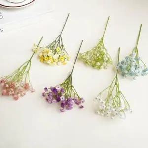 로맨틱한 로맨틱 안개꽃 장식 인테리어 조화 섬세하고