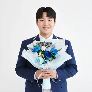 졸업식 비누꽃다발 선물 블루 / 초중고대학 졸업선물 추천 꽃다발