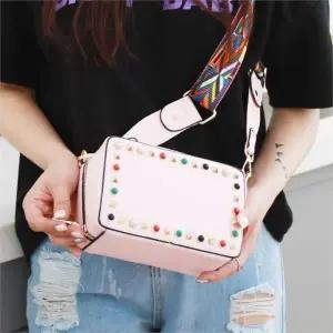 [셀러허브][라일리] Rly 주얼리클러치백 스퀘어 포인트 장식 스타일 디자인 (S9517344)