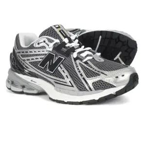 뉴발란스 1906 그레이 실버 메탈릭 남자 운동화 U1906RCG