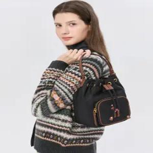 헤지스 액세서리 여성 24FW [스테디셀러] 블랙 헤지스 로고자수 나일론 드로우 스트링백 WIBA4F810BK