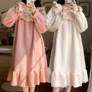 이너퀸 프리수 여성용 겨울 빅사이즈 양털 레이스 프릴 셔링 스퀘어넥 와플 수면 극세사 밍크 밴딩 시보리 롱 원피스 A라인 잠옷 홈웨어 이지웨어 와플리본수면원피스