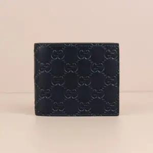 시그니처 시마 레더 남성 반지갑 네이비 779836 CWC1N 4009 [여주아울렛]