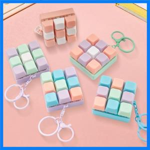 9키 키보드 피젯 토이 키체인 스트레스 해소 장난감 손가락 버튼 게임 안티스트레스 키캡 펜던트 어린이 성