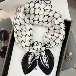 여성 데일리 사각 쁘띠 스카프 1P 봄가을 가방 패션 WE68615