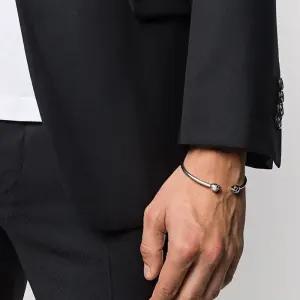 20FW 554479 스컬 장식 브래이슬릿