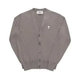 [아미] AMI HKC121 KN0025 0952 아미 드 꾀흐 스몰 하트 로고 남성 가디건