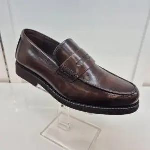 엘칸토 HC11 소가죽 남성화 초경량 페니로퍼 N9M1U32V685