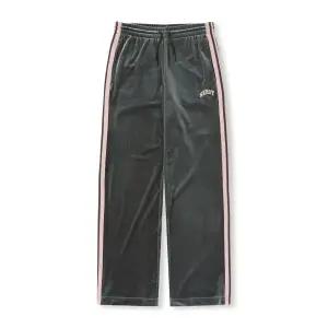 [널디](대전신세계)우먼스 벨벳 아치 로고 스 팬츠 차콜 PNEF24SP0920